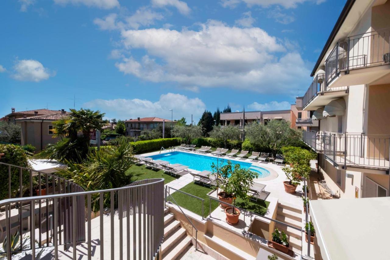 Hotel Al Sole Bardolino Bagian luar foto