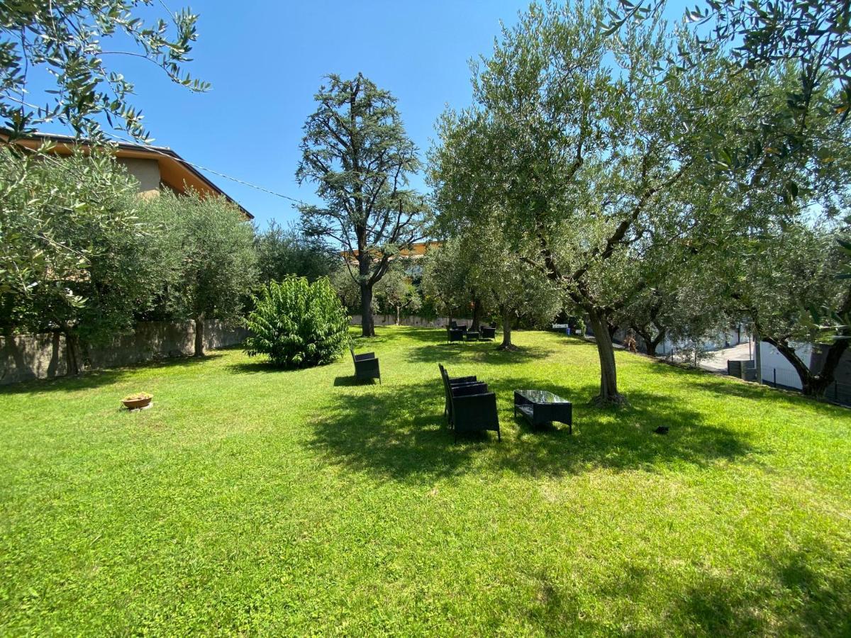 Hotel Al Sole Bardolino Bagian luar foto