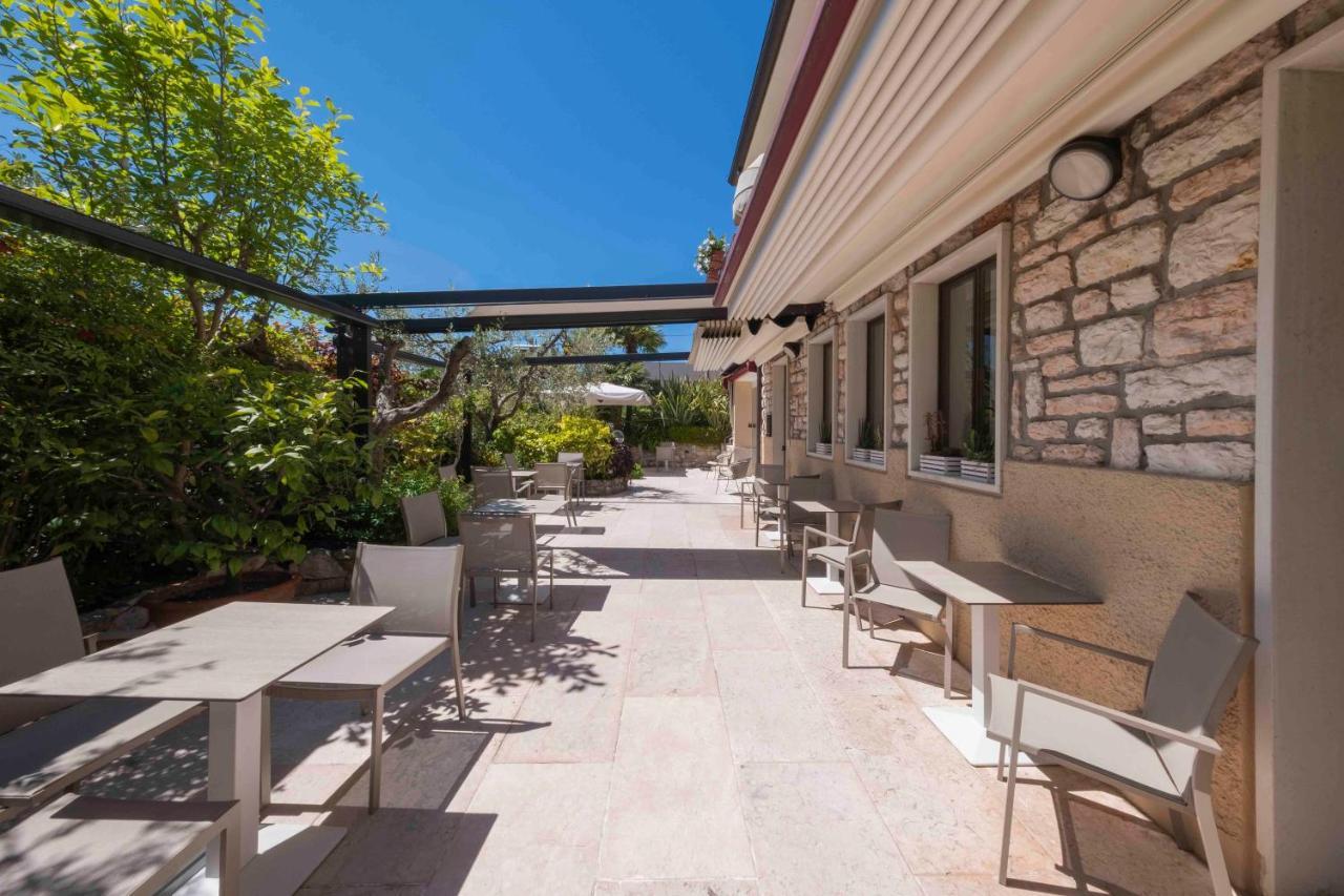 Hotel Al Sole Bardolino Bagian luar foto