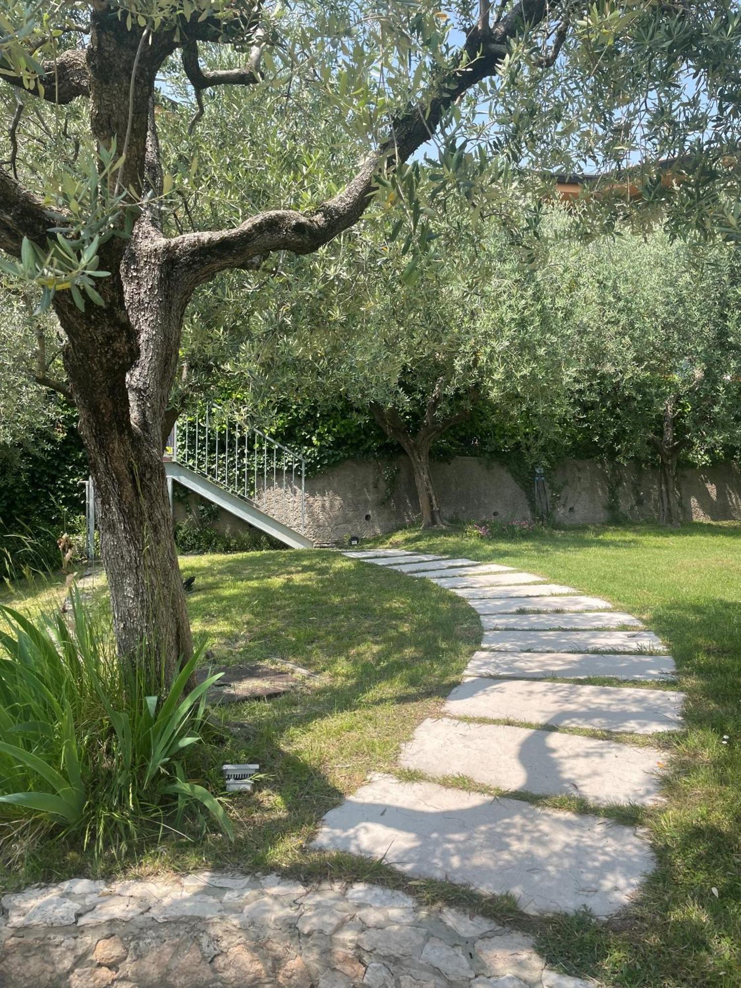 Hotel Al Sole Bardolino Bagian luar foto