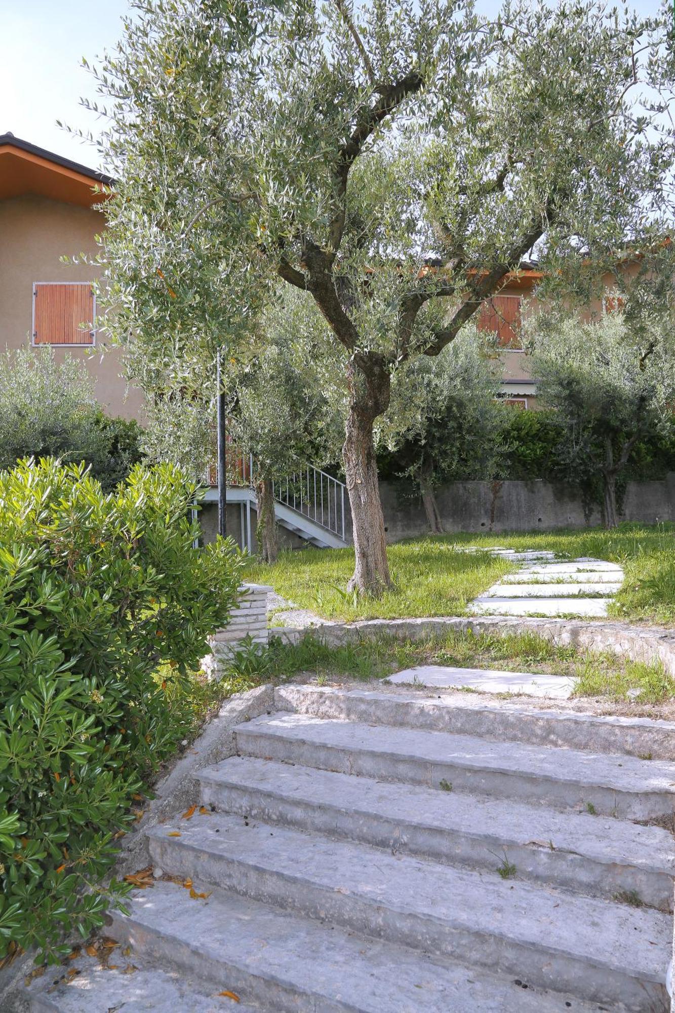 Hotel Al Sole Bardolino Bagian luar foto