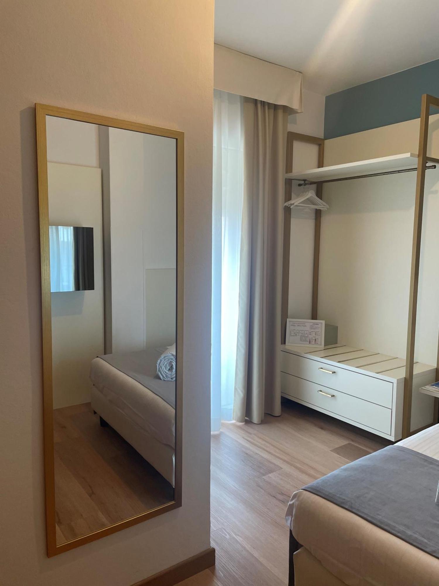Hotel Al Sole Bardolino Ruang foto