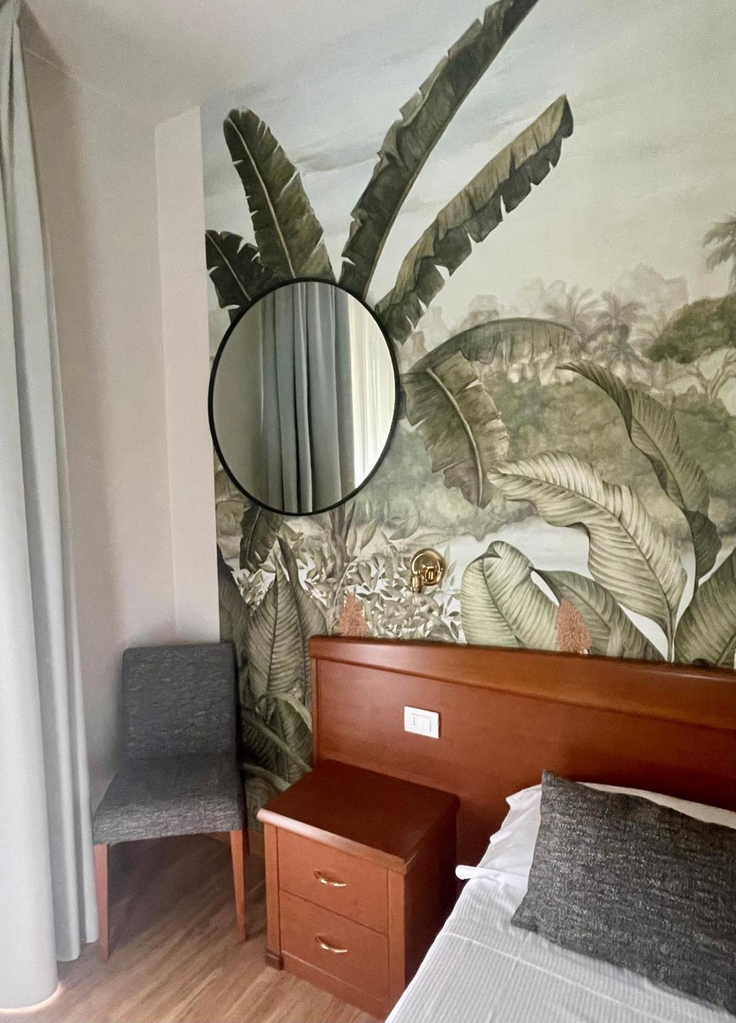 Hotel Al Sole Bardolino Bagian luar foto