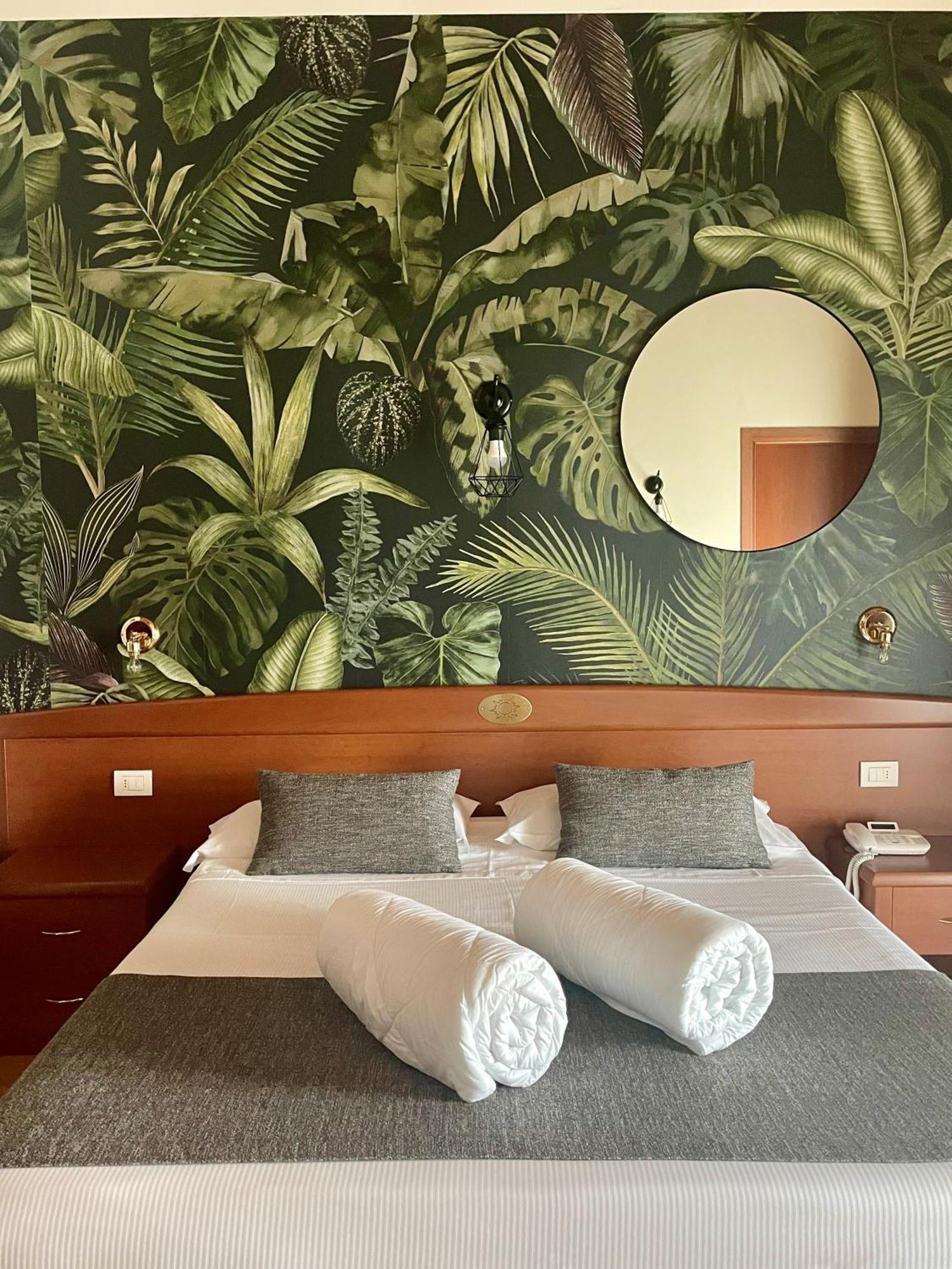 Hotel Al Sole Bardolino Bagian luar foto