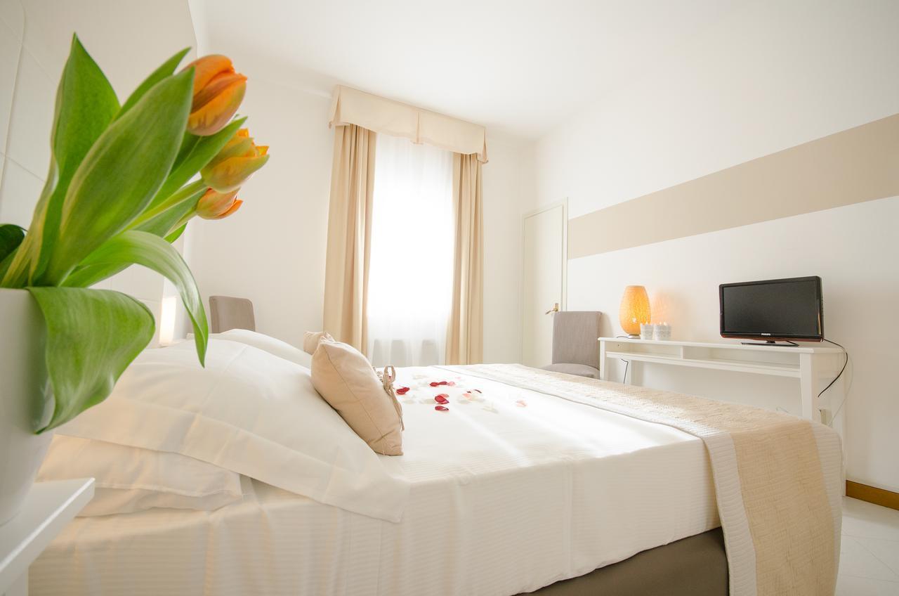 Hotel Al Sole Bardolino Bagian luar foto