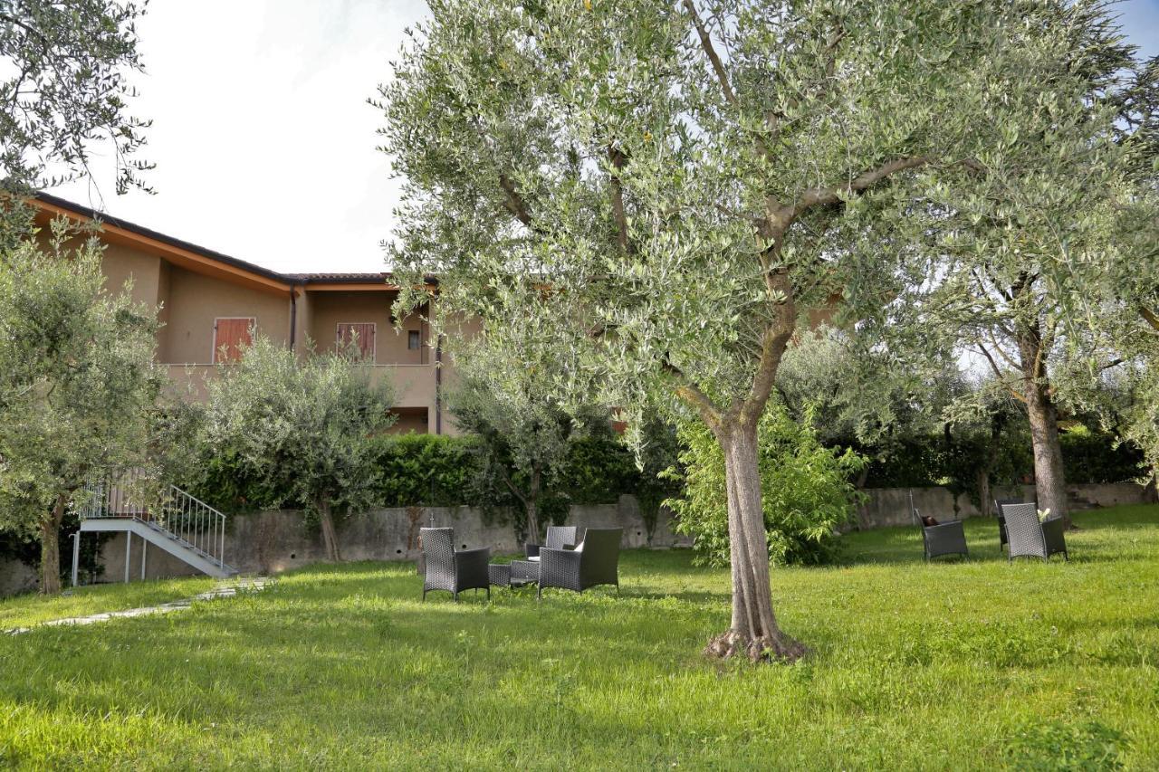Hotel Al Sole Bardolino Bagian luar foto